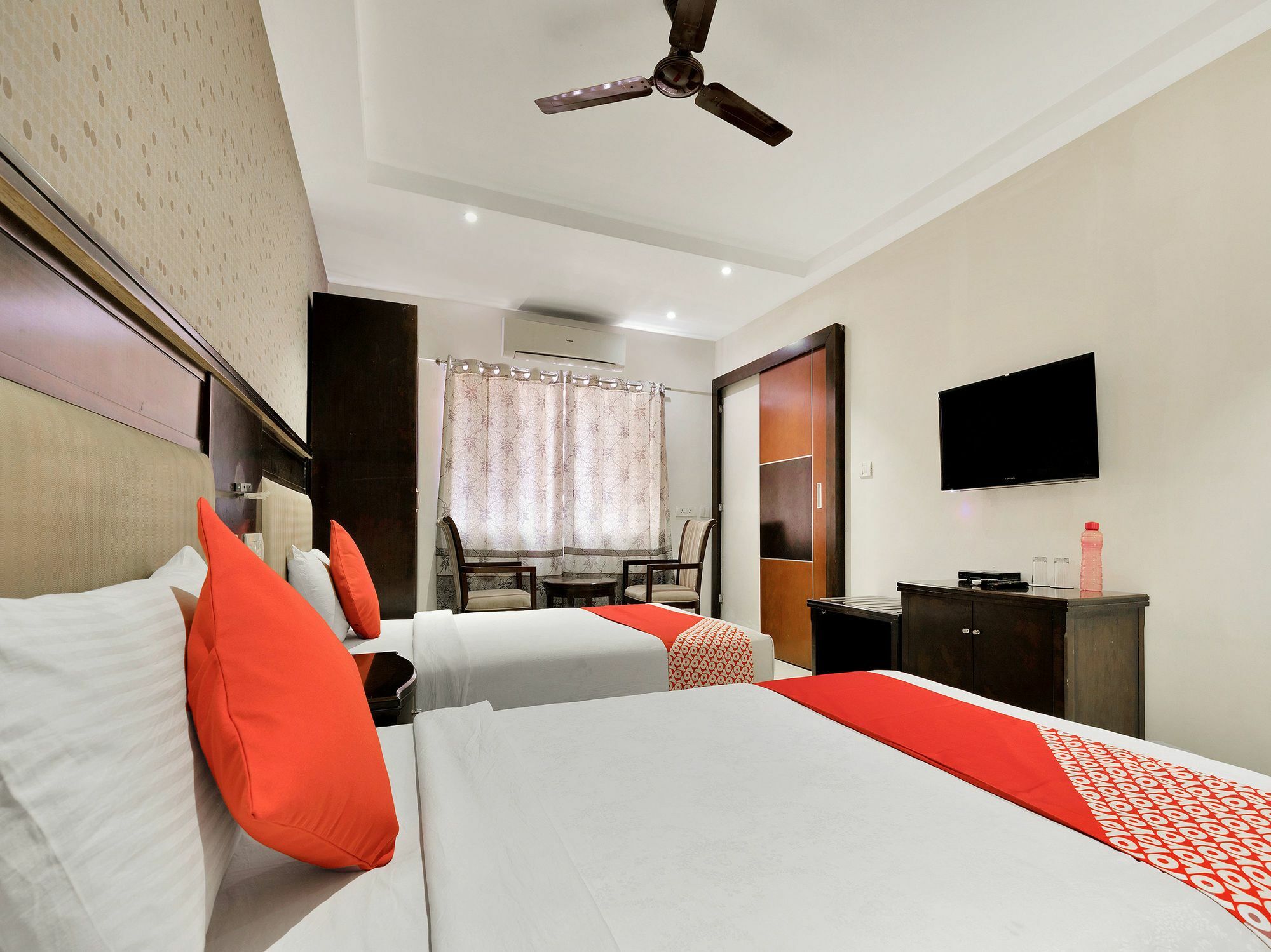 Oyo 12384 Hotel Serene Majestic Hyderabad Exterior photo
